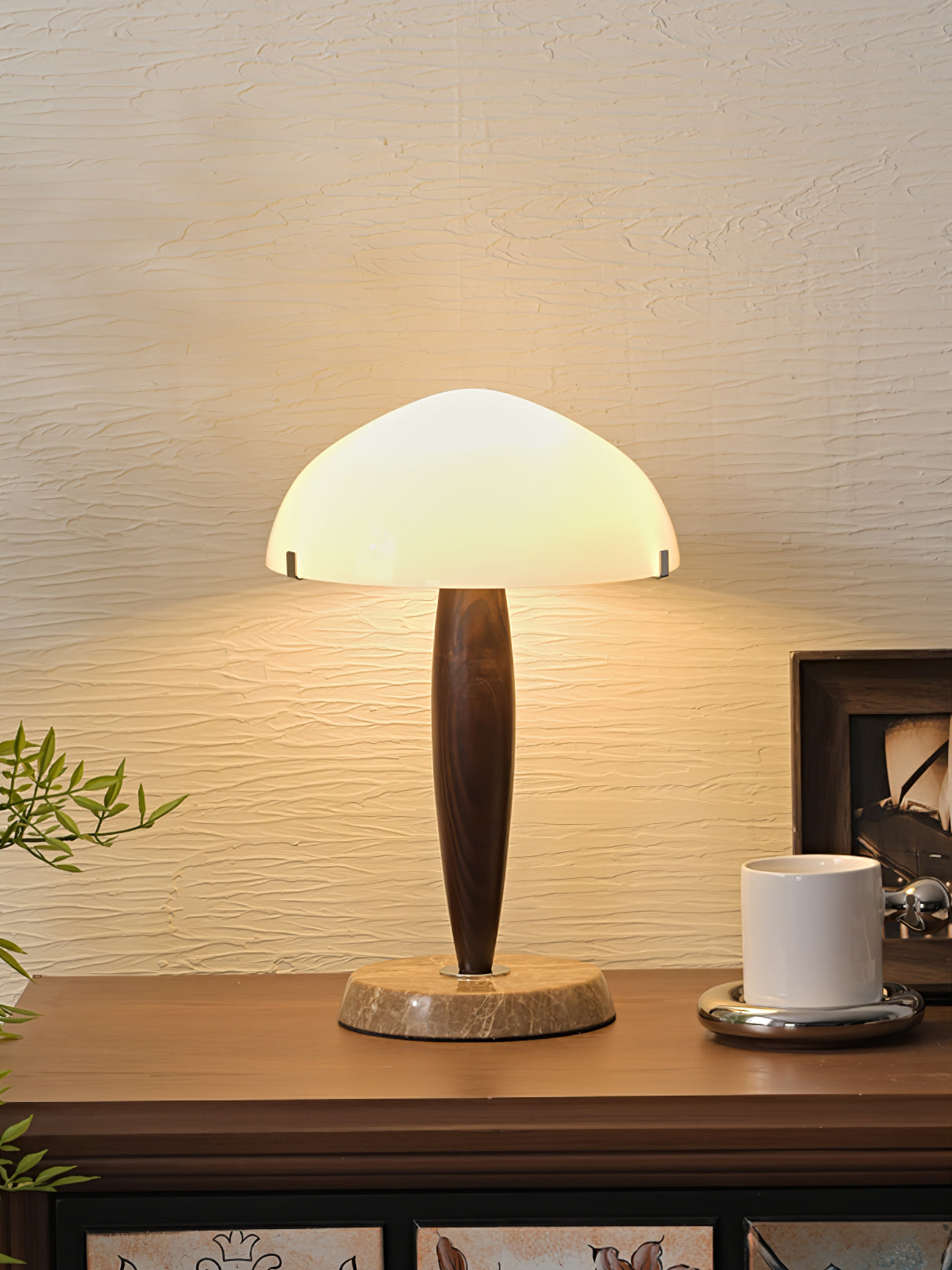 Minimalistische Nachttischlampe im Mid-Century Design