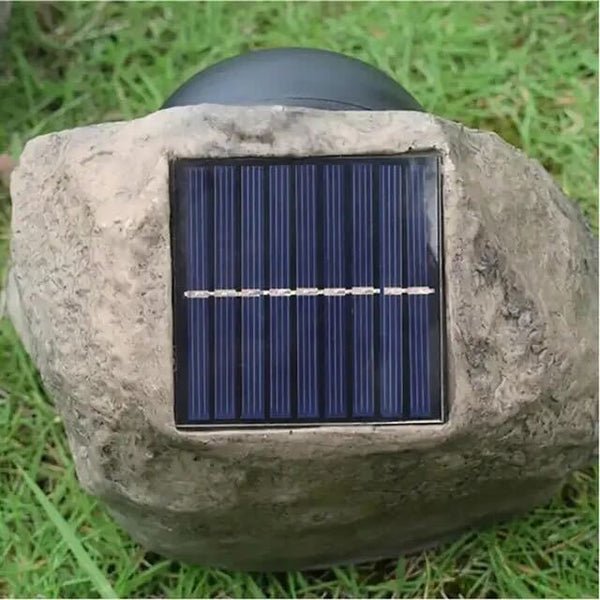 Solarbetriebene LED-Gartenleuchte in Felsen-Optik