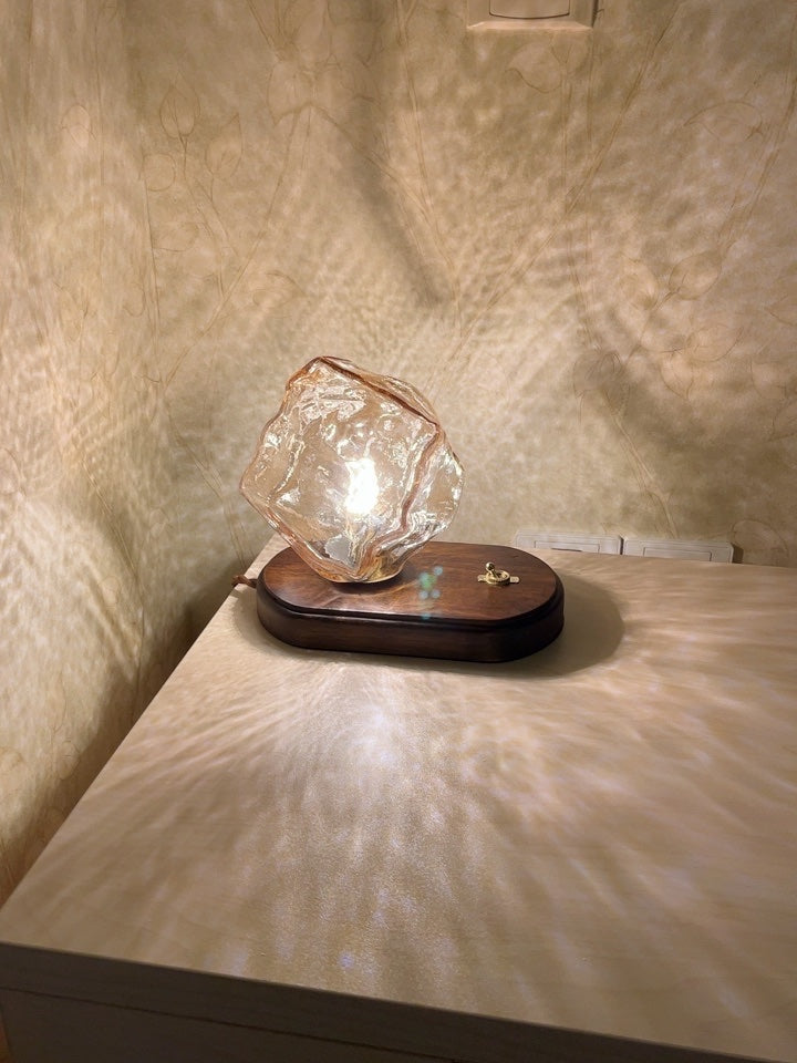 Stilvolle Tischlampe Eisstein Glas