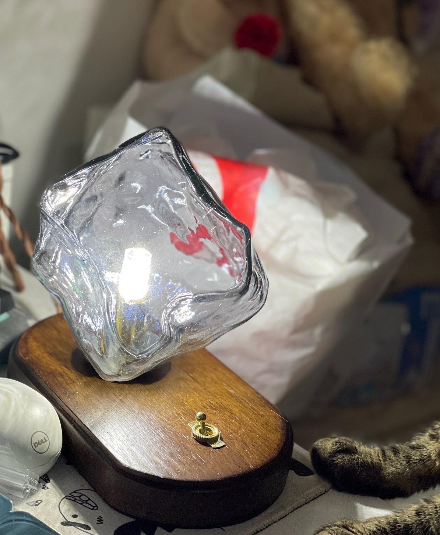 Stilvolle Tischlampe Eisstein Glas
