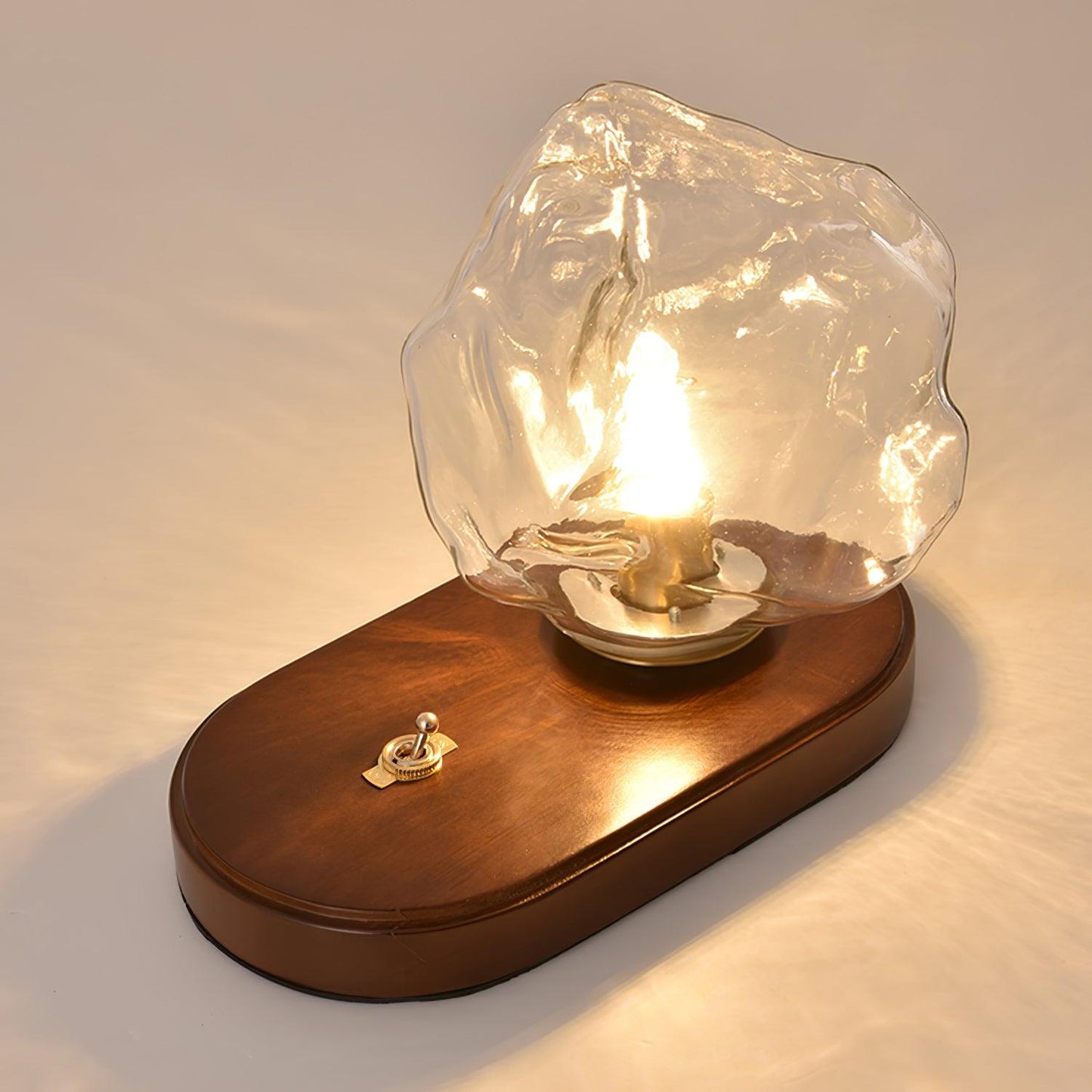 Stilvolle Tischlampe Eisstein Glas