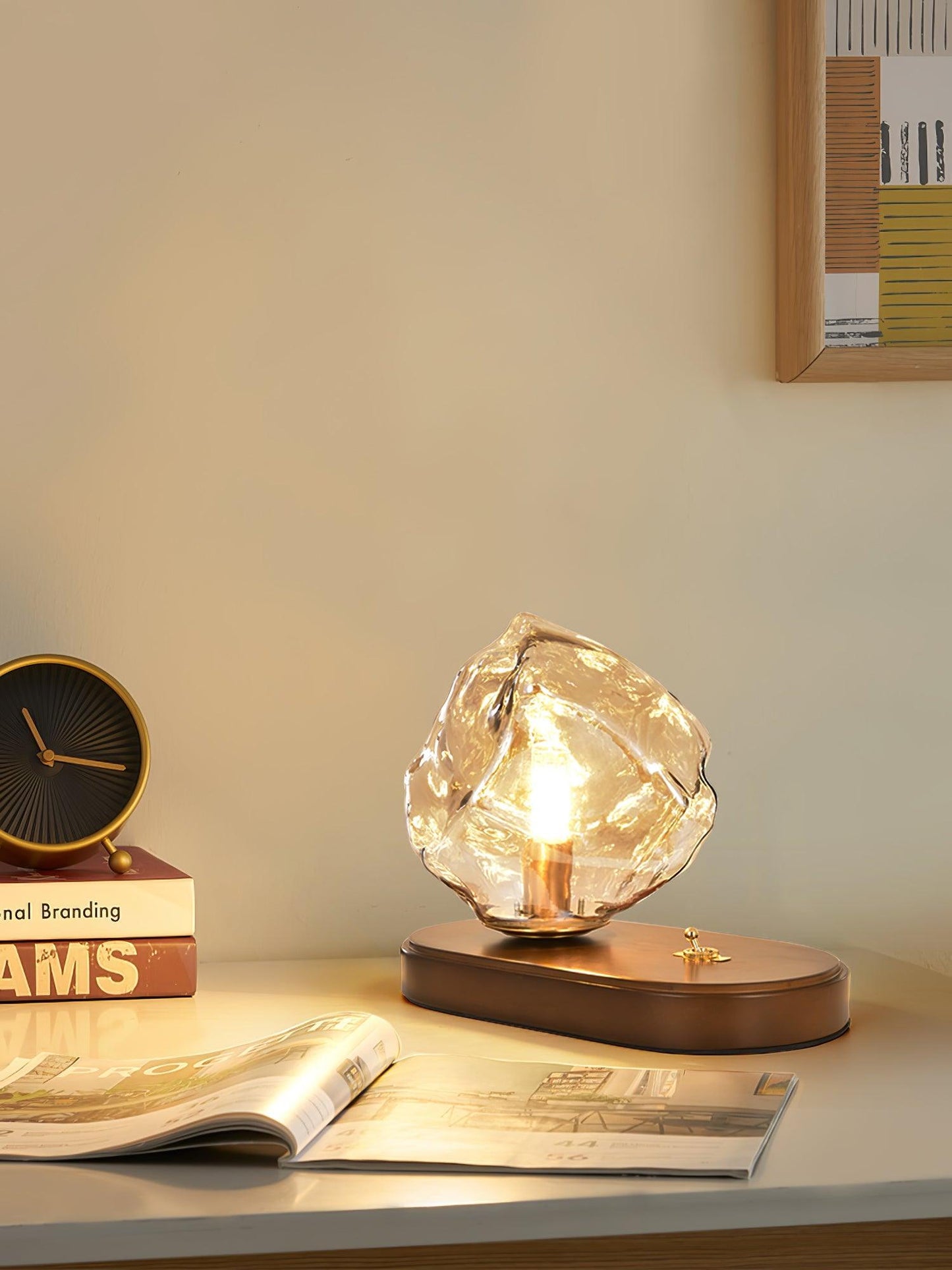 Stilvolle Tischlampe Eisstein Glas