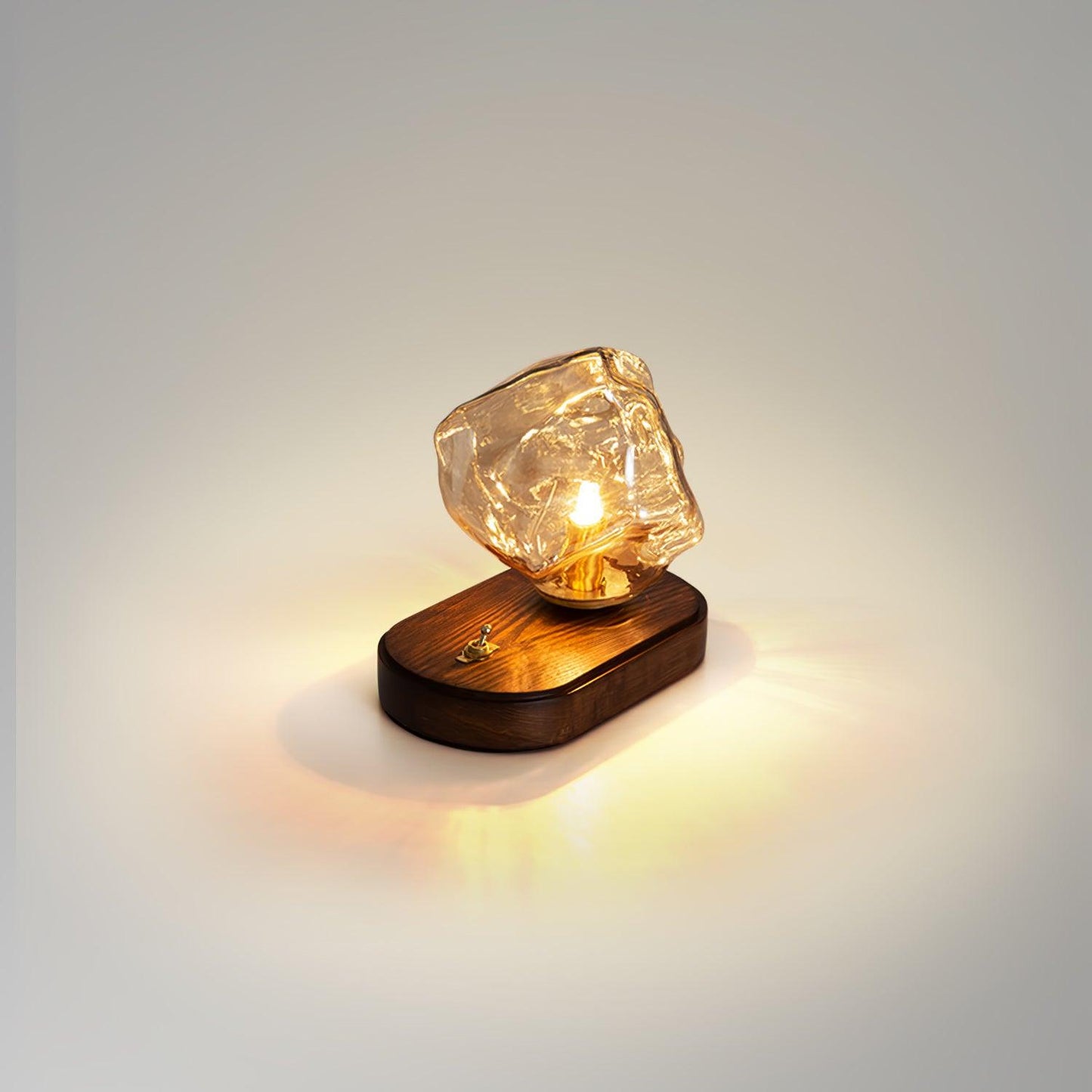 Stilvolle Tischlampe Eisstein Glas