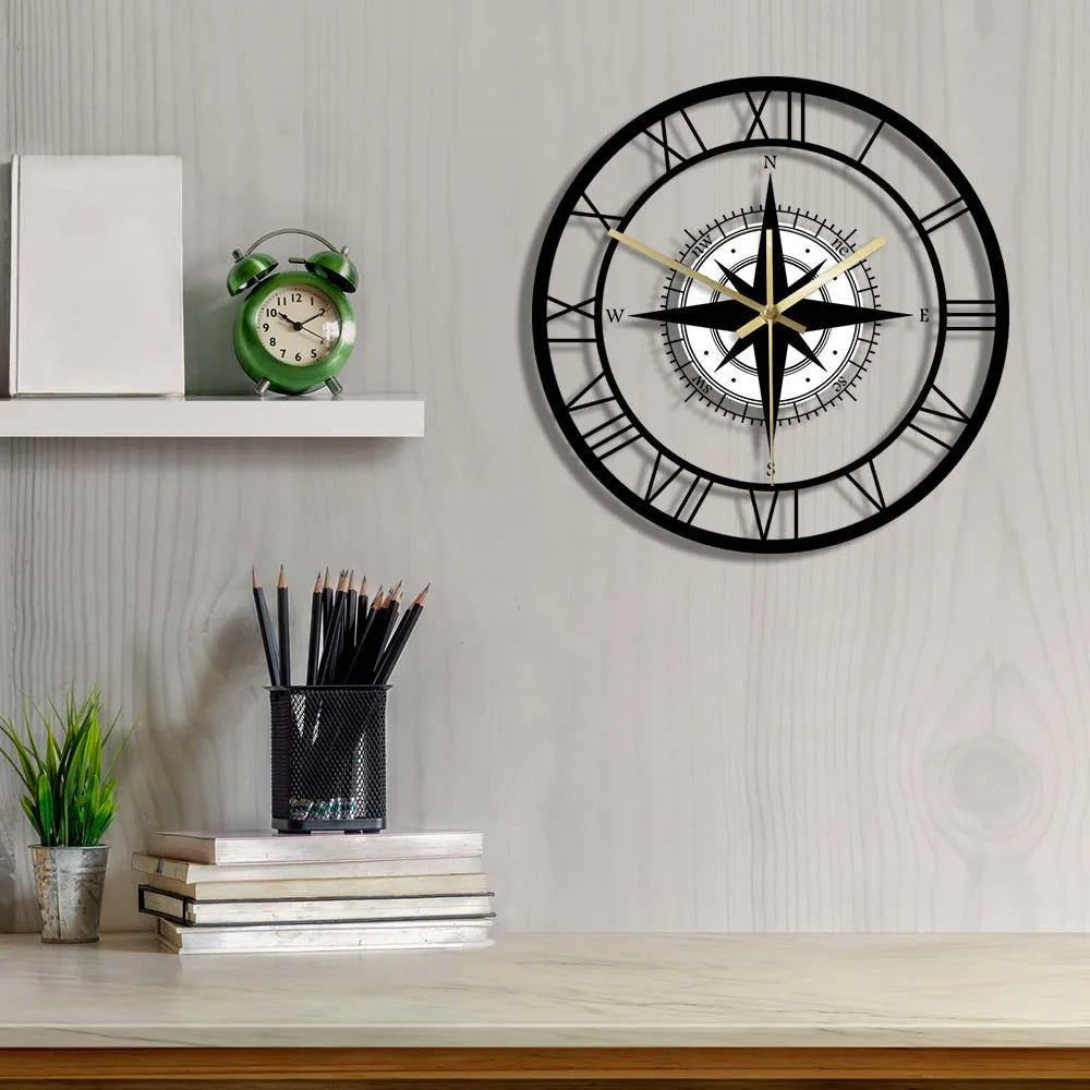 Stilvolle Wanduhr mit Nautischem Kompass-Motiv
