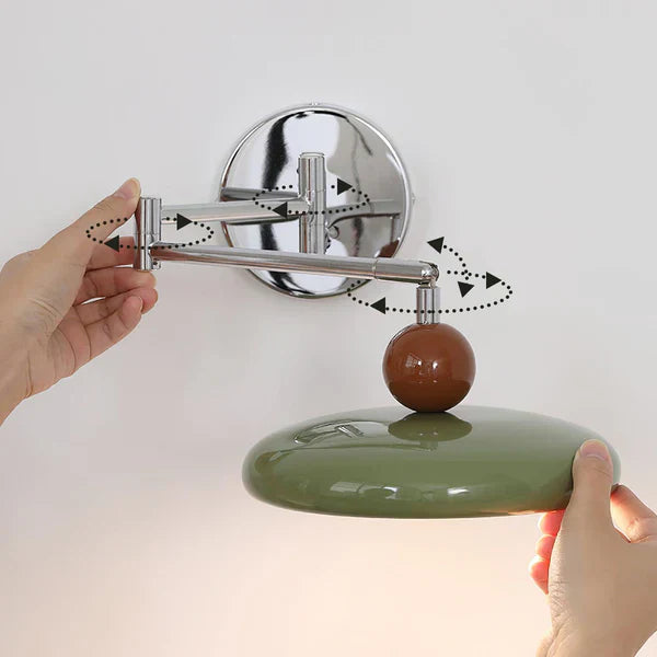 Flexible Lola Swing Arm Wandleuchte für Leseecken und Arbeitsplätze