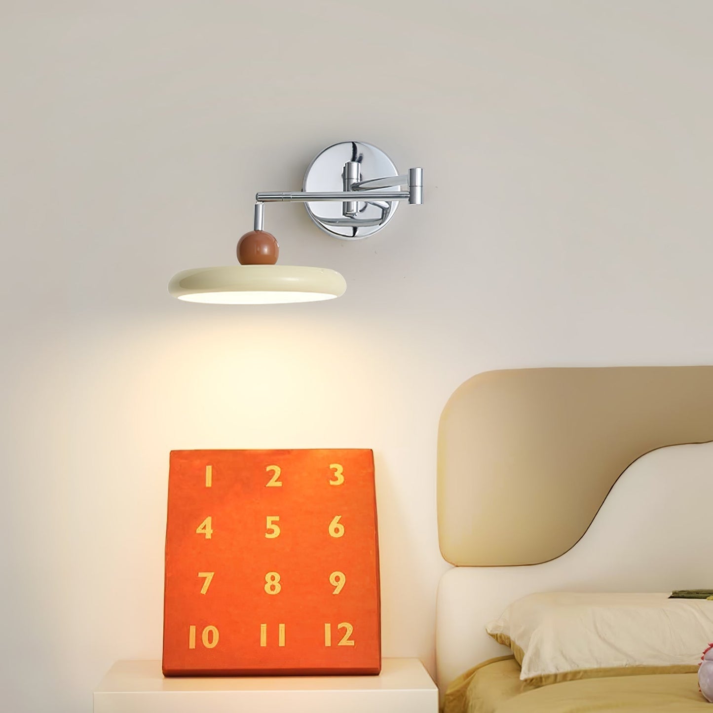 Flexible Lola Swing Arm Wandleuchte für Leseecken und Arbeitsplätze