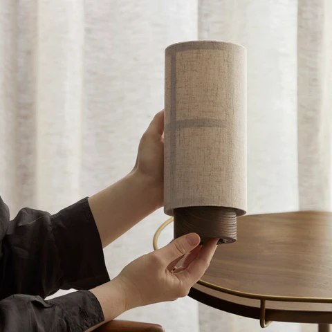 Zylindrische Form Minimalistische Seiden-Tischlampe