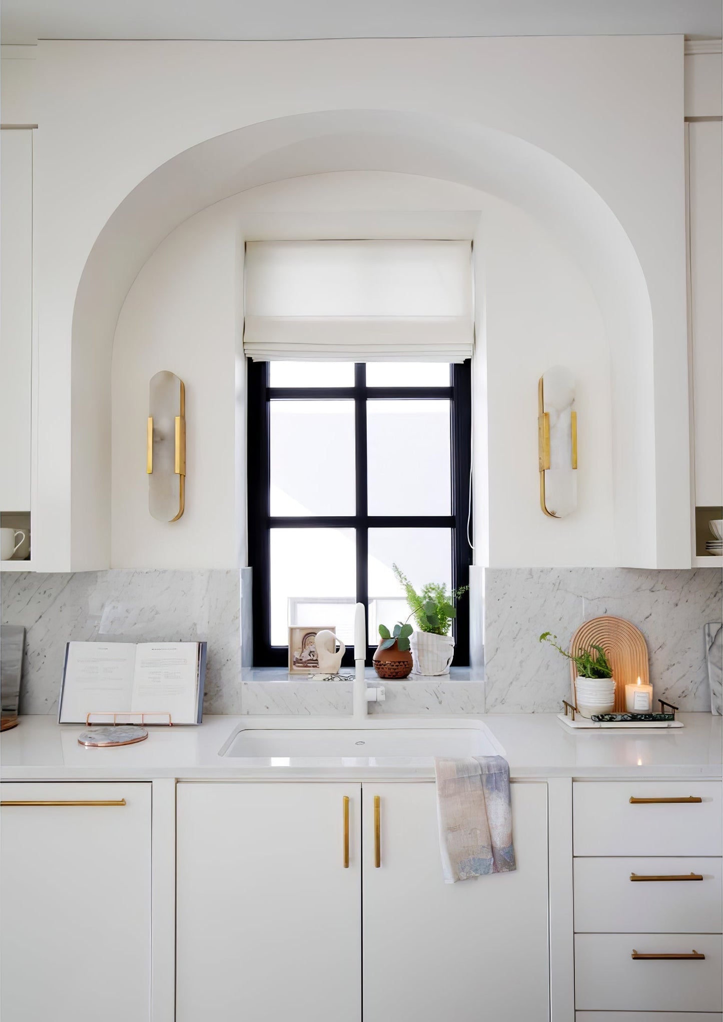 Langlebige Alabaster-Wandlampe Mit Modernem Look