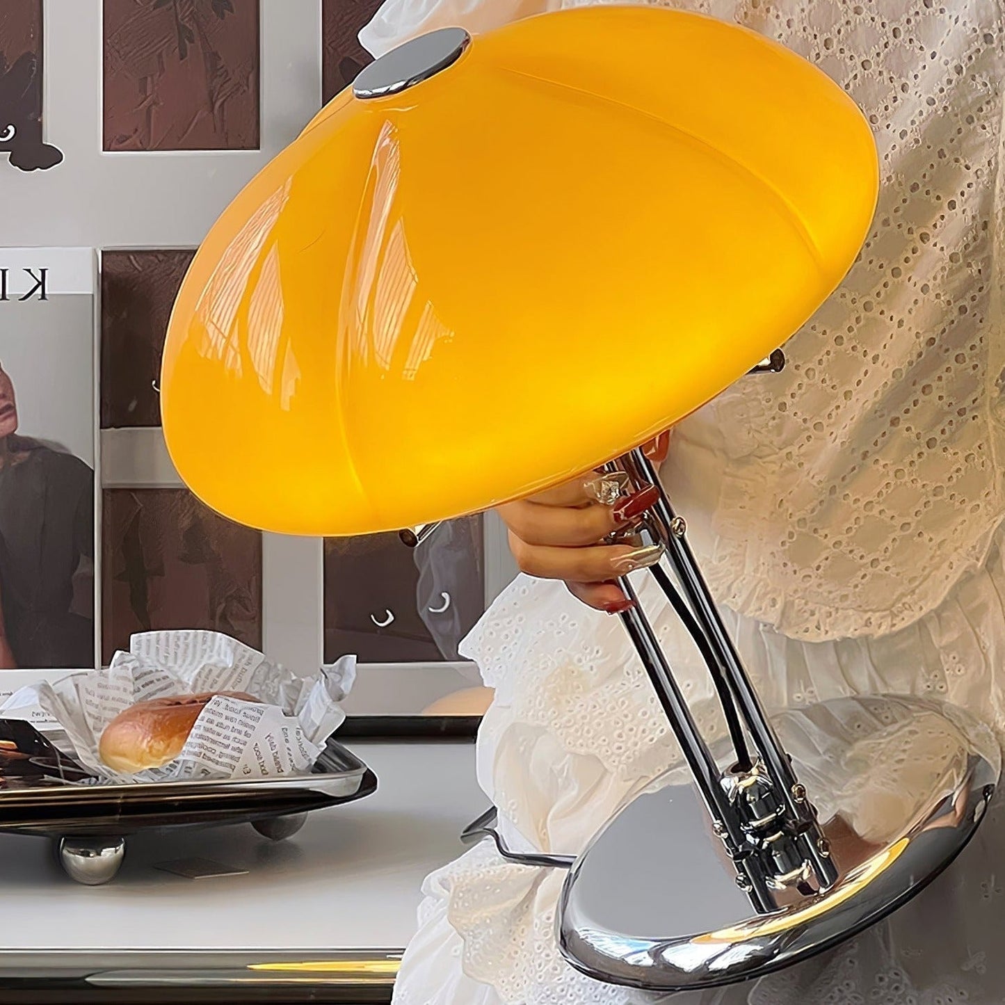 Moderne Bauhaus Tischlampe in Pilzform