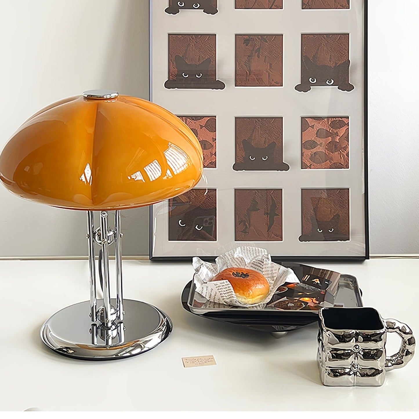 Moderne Bauhaus Tischlampe in Pilzform