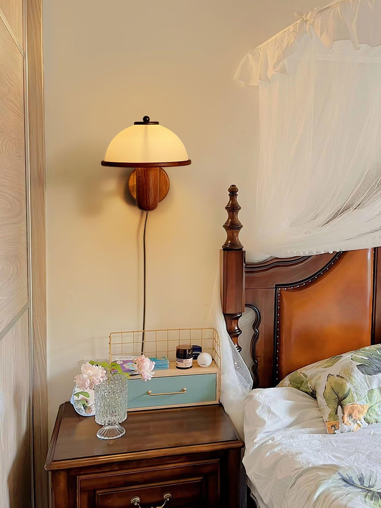 Natürliche Wandleuchte in Pilzform