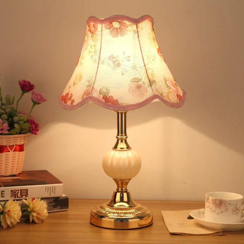 Glas-Eisen Kunst Tischlampe im Nordic Stil