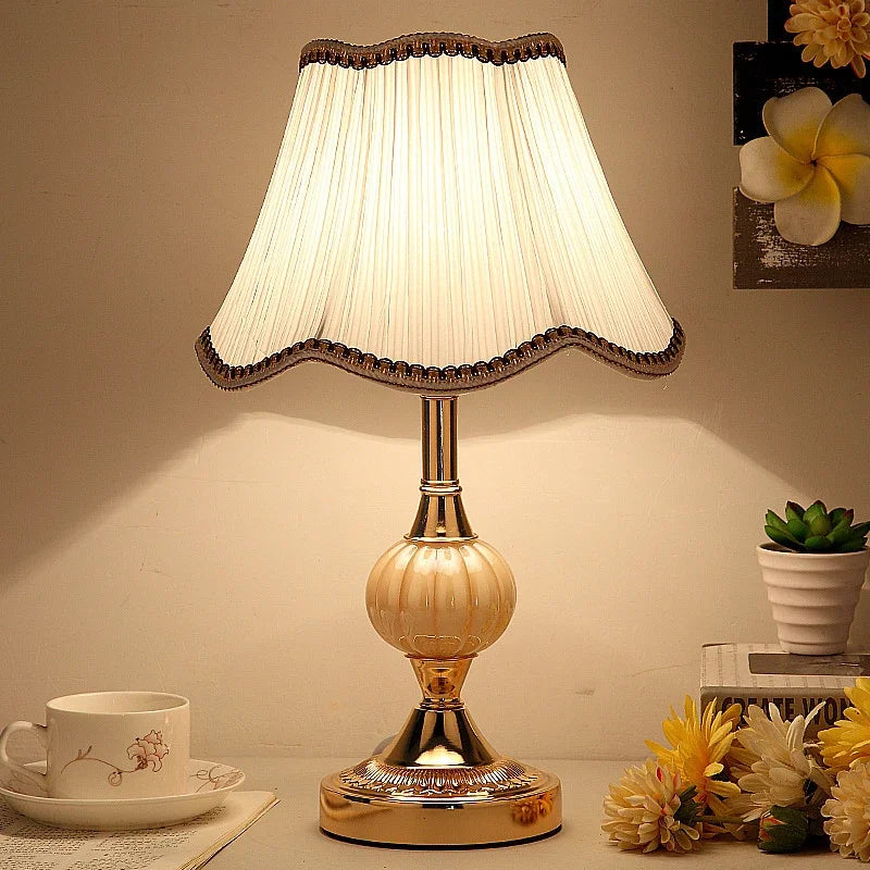 Glas-Eisen Kunst Tischlampe im Nordic Stil