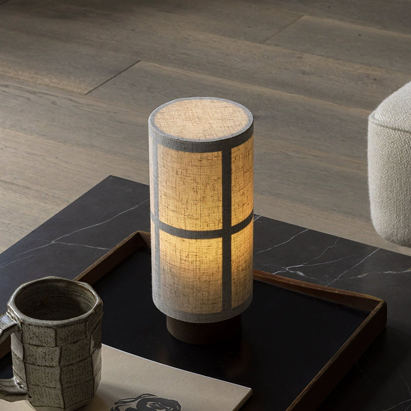Zylindrische Form Minimalistische Seiden-Tischlampe
