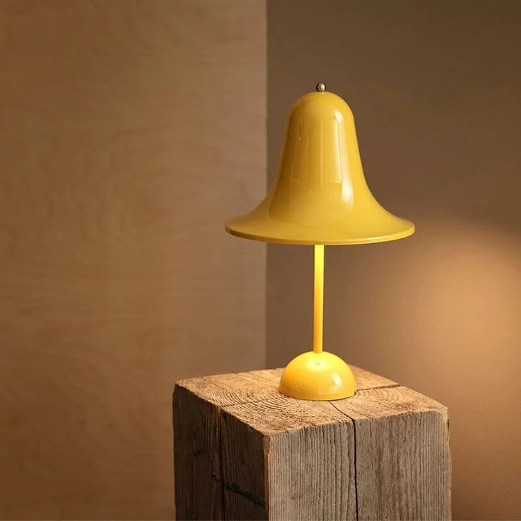 Tischleuchte im Glockendesign