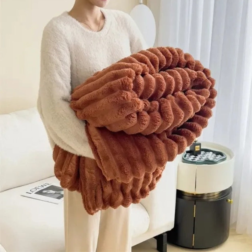 Warme Plüschdecke mit Streifenmuster – Flauschig & gemütlich