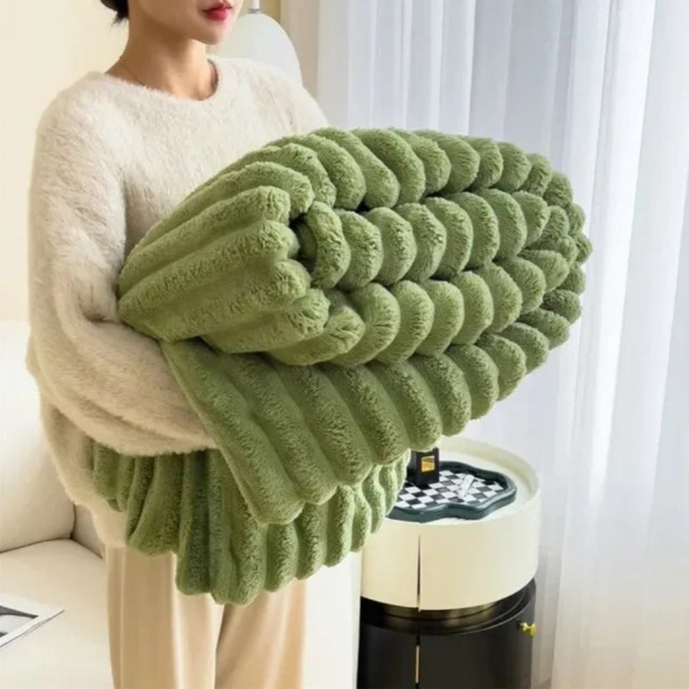 Warme Plüschdecke mit Streifenmuster – Flauschig & gemütlich