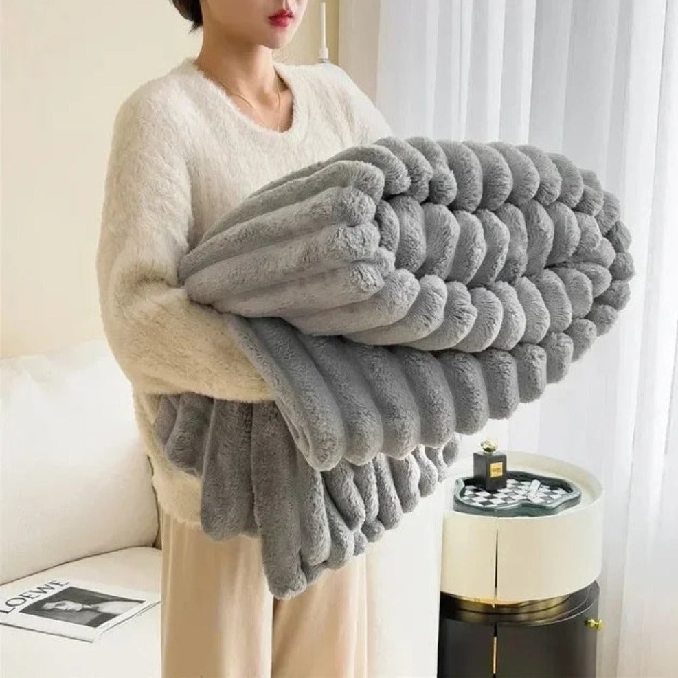 Warme Plüschdecke mit Streifenmuster – Flauschig & gemütlich