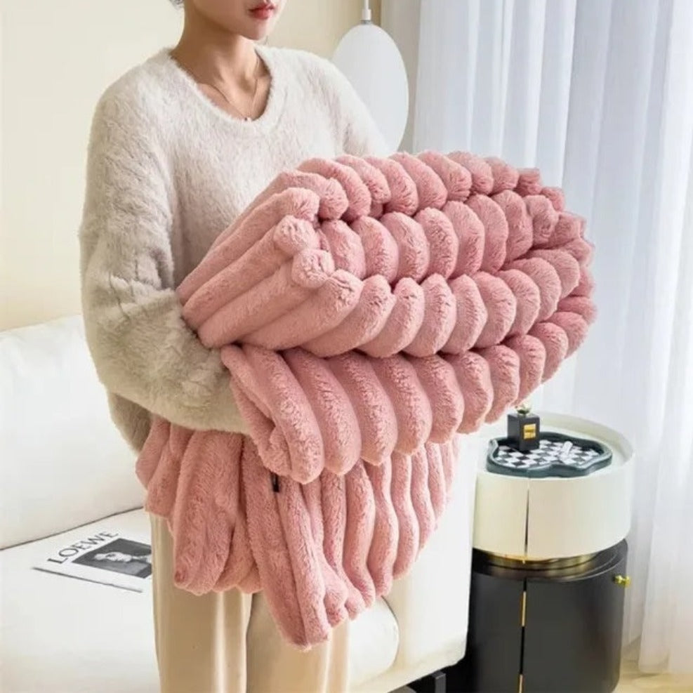 Warme Plüschdecke mit Streifenmuster – Flauschig & gemütlich