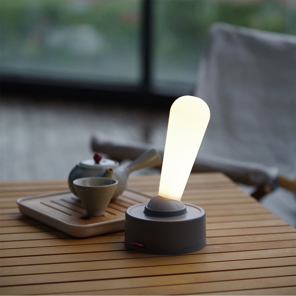 Nostalgische Tischlampe mit Hebelschalter