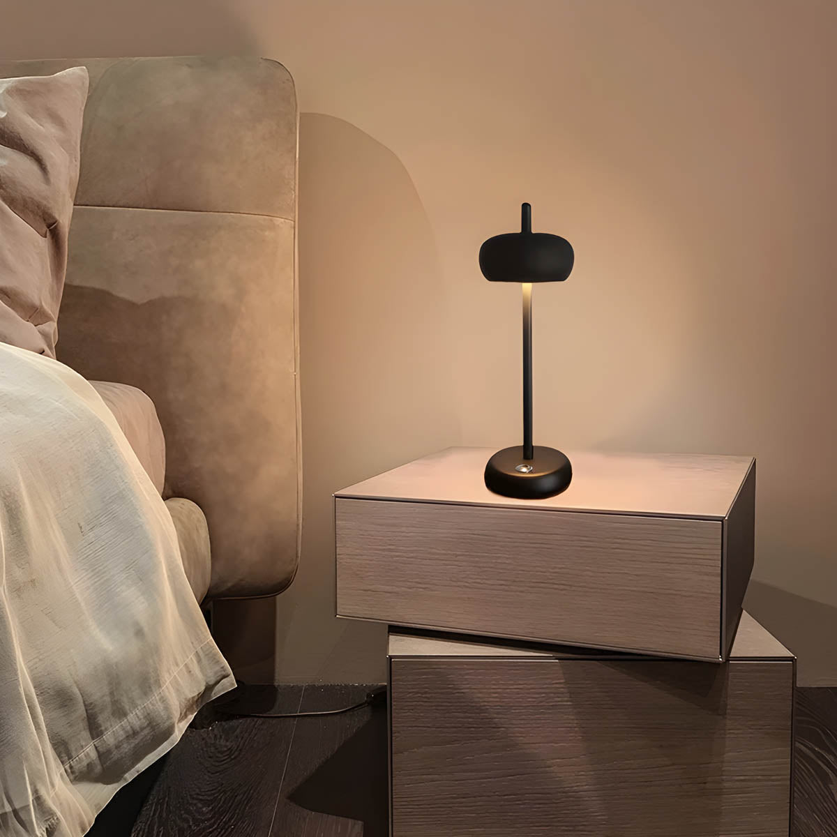 Schlanke Schreibtischlampe im Mid-Century Stil