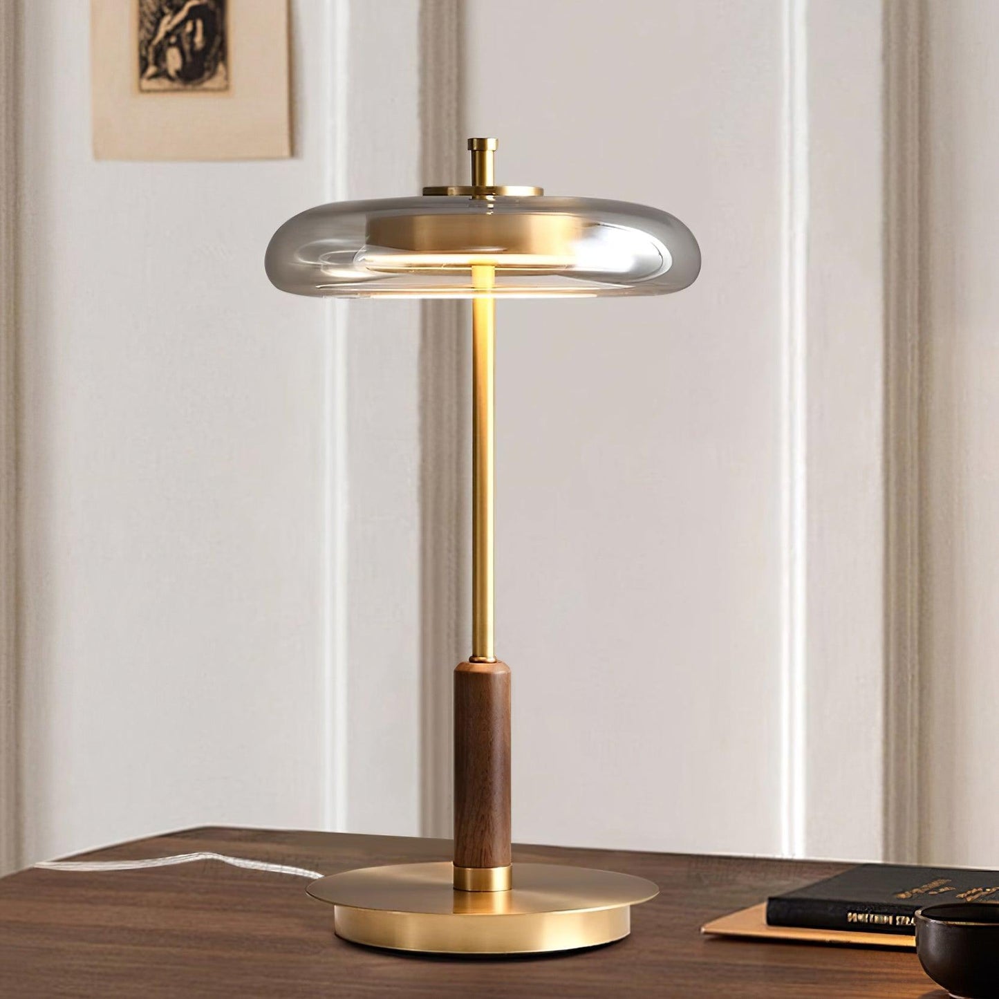Schlanke Tischlampe aus Glas – Minimalistisch