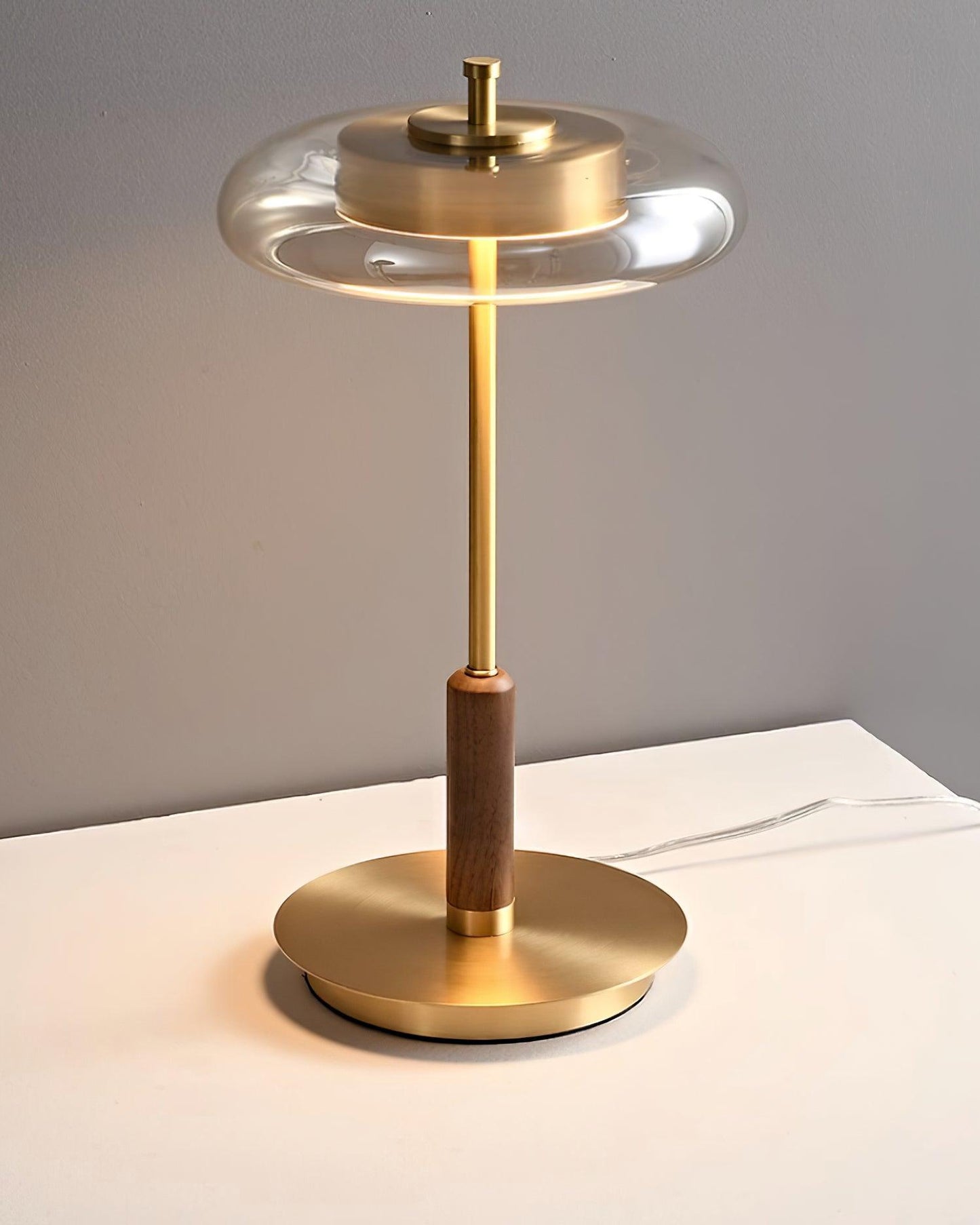 Schlanke Tischlampe aus Glas – Minimalistisch