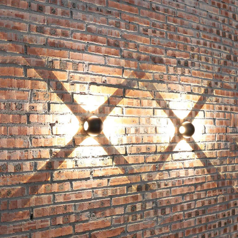 Aluminium Wandleuchte in Kugelform – Modernes Design