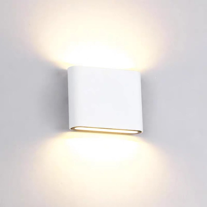 Außenbeleuchtung mit LED-Wandlampe – Aufwärts- und Abwärtslicht