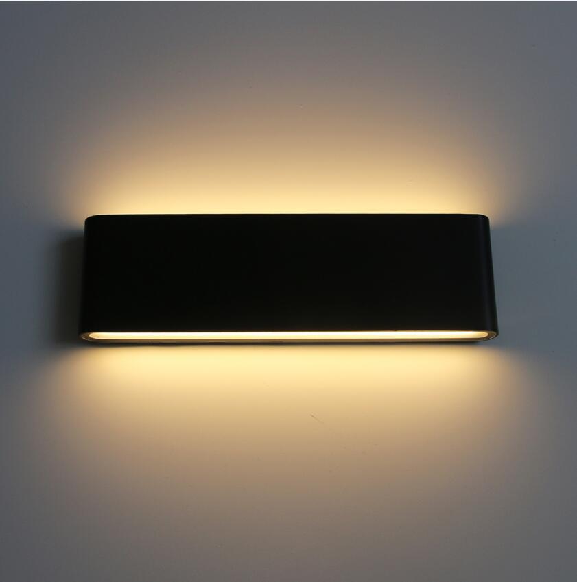 Außenbeleuchtung mit LED-Wandlampe – Aufwärts- und Abwärtslicht