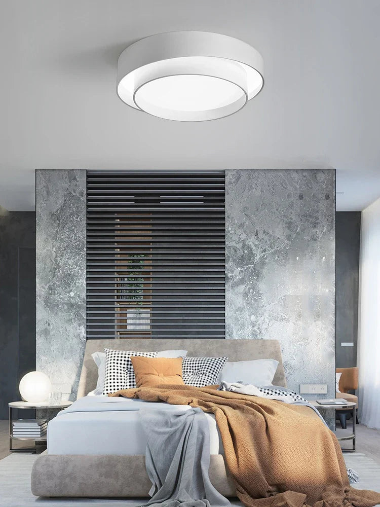 Minimalistische Deckenlampe im Skandi-Look