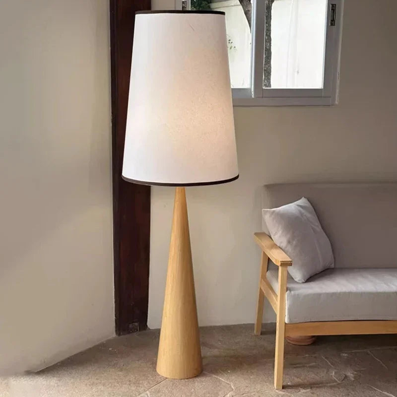 Natürliche Holz-LED Stehleuchte im Nordic Design