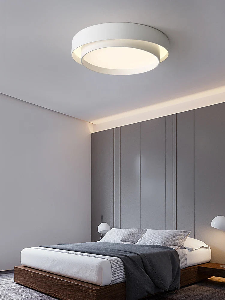 Minimalistische Deckenlampe im Skandi-Look