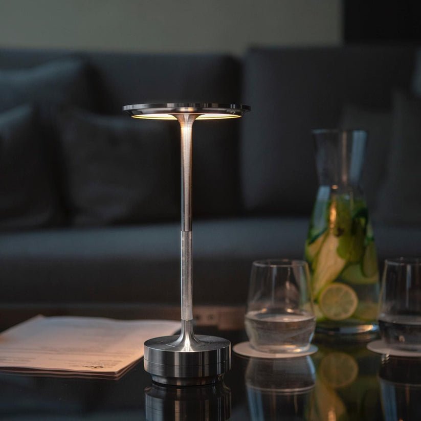Luxuriöse Tischlampe – Dezente Eleganz & warmes Licht