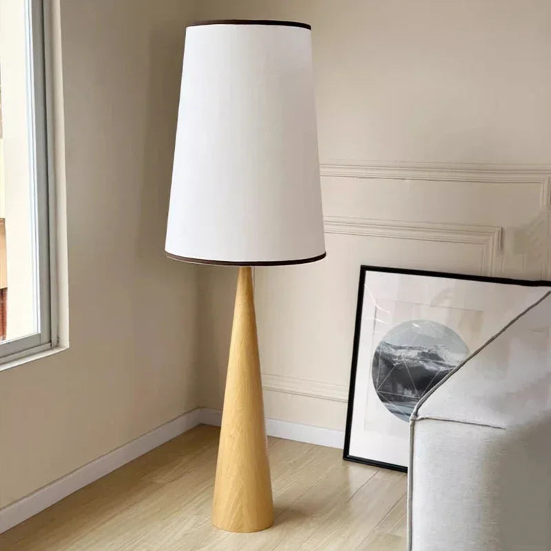 Natürliche Holz-LED Stehleuchte im Nordic Design
