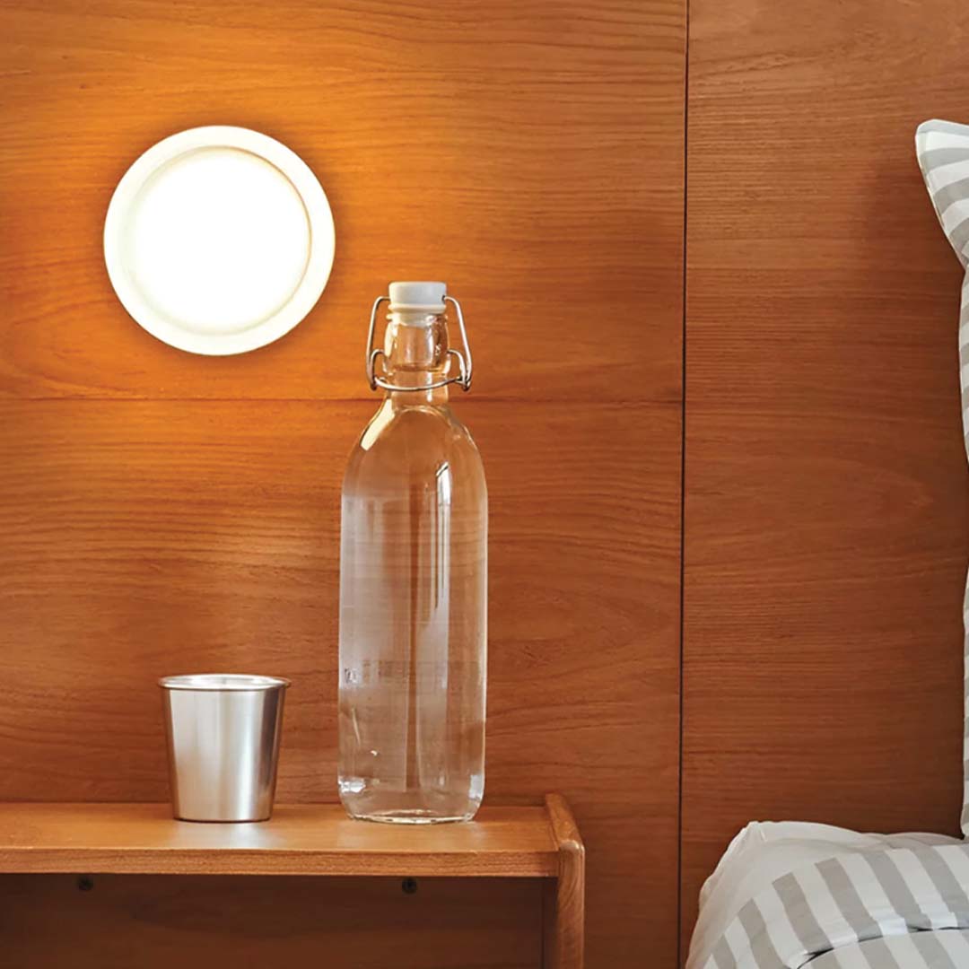LED-Wandleuchte mit sanfter Form im minimalistischen Stil