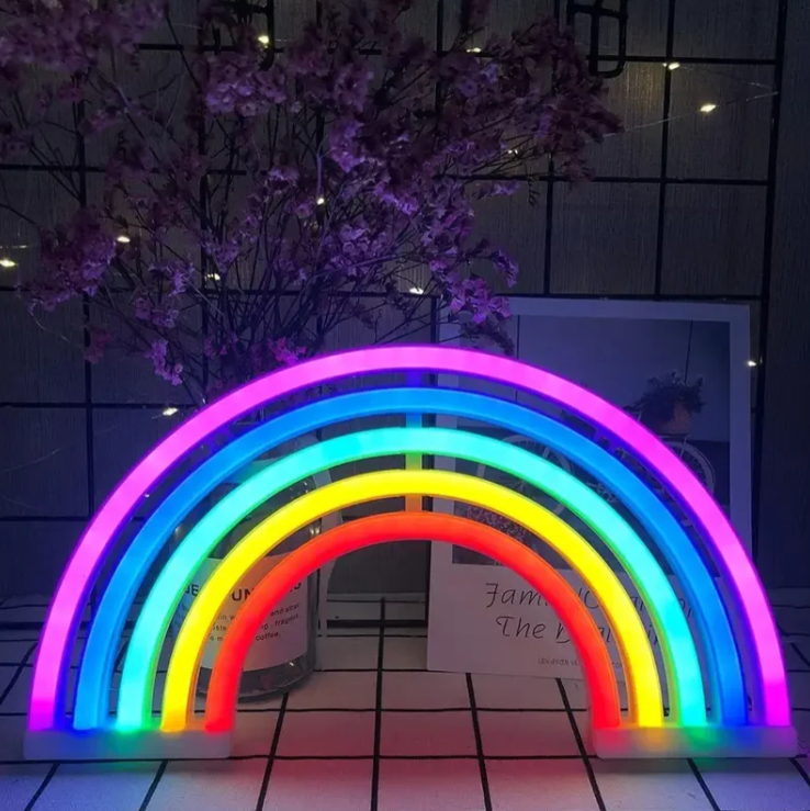 Bunte LED-Tischlampe – Farbspiel in Regenbogenoptik für Stilvolle Atmosphäre