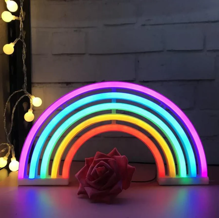 Bunte LED-Tischlampe – Farbspiel in Regenbogenoptik für Stilvolle Atmosphäre