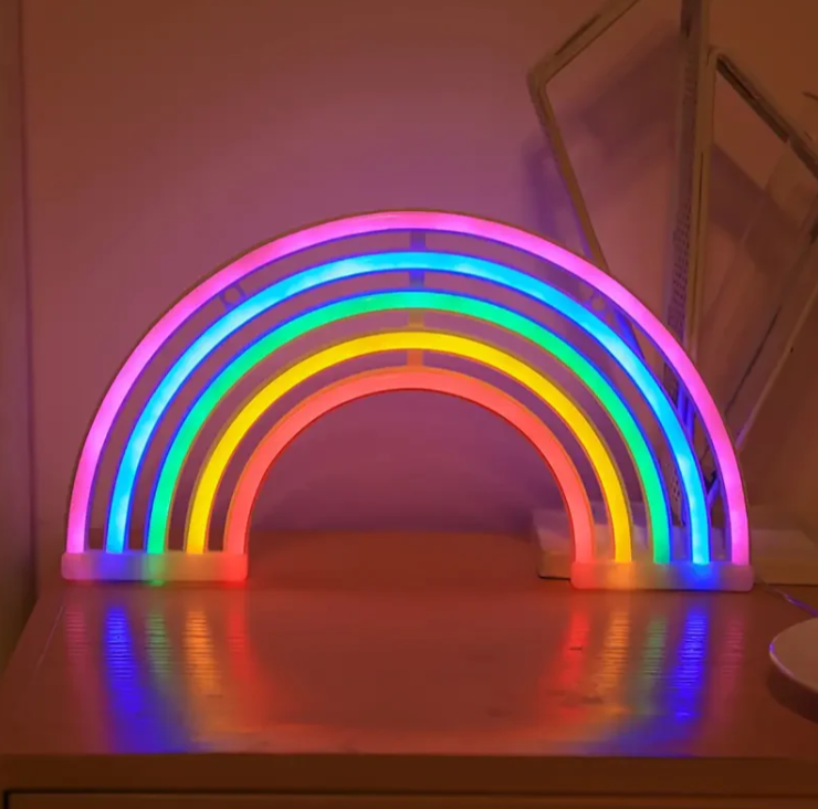 Bunte LED-Tischlampe – Farbspiel in Regenbogenoptik für Stilvolle Atmosphäre