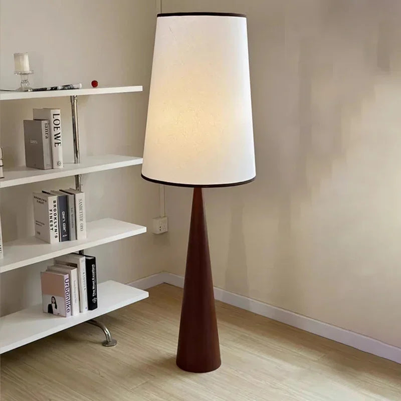 Natürliche Holz-LED Stehleuchte im Nordic Design
