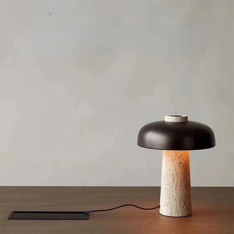 Rustikale Tischlampe aus Travertin