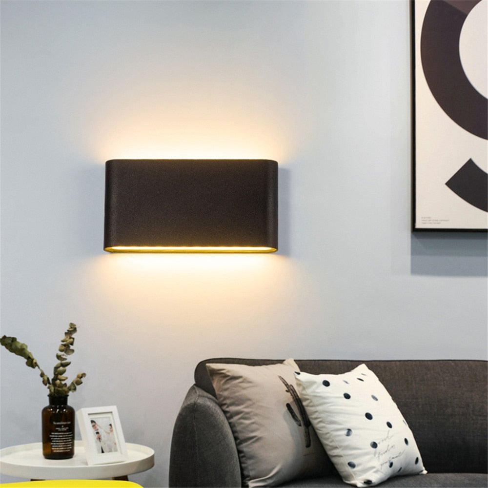 Außenbeleuchtung mit LED-Wandlampe – Aufwärts- und Abwärtslicht