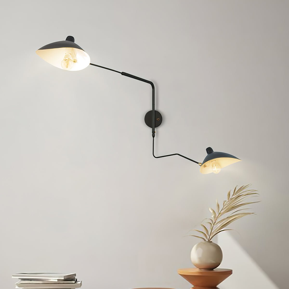 Minimalistische Verstellbare Wandleuchte mit Schwenkarm