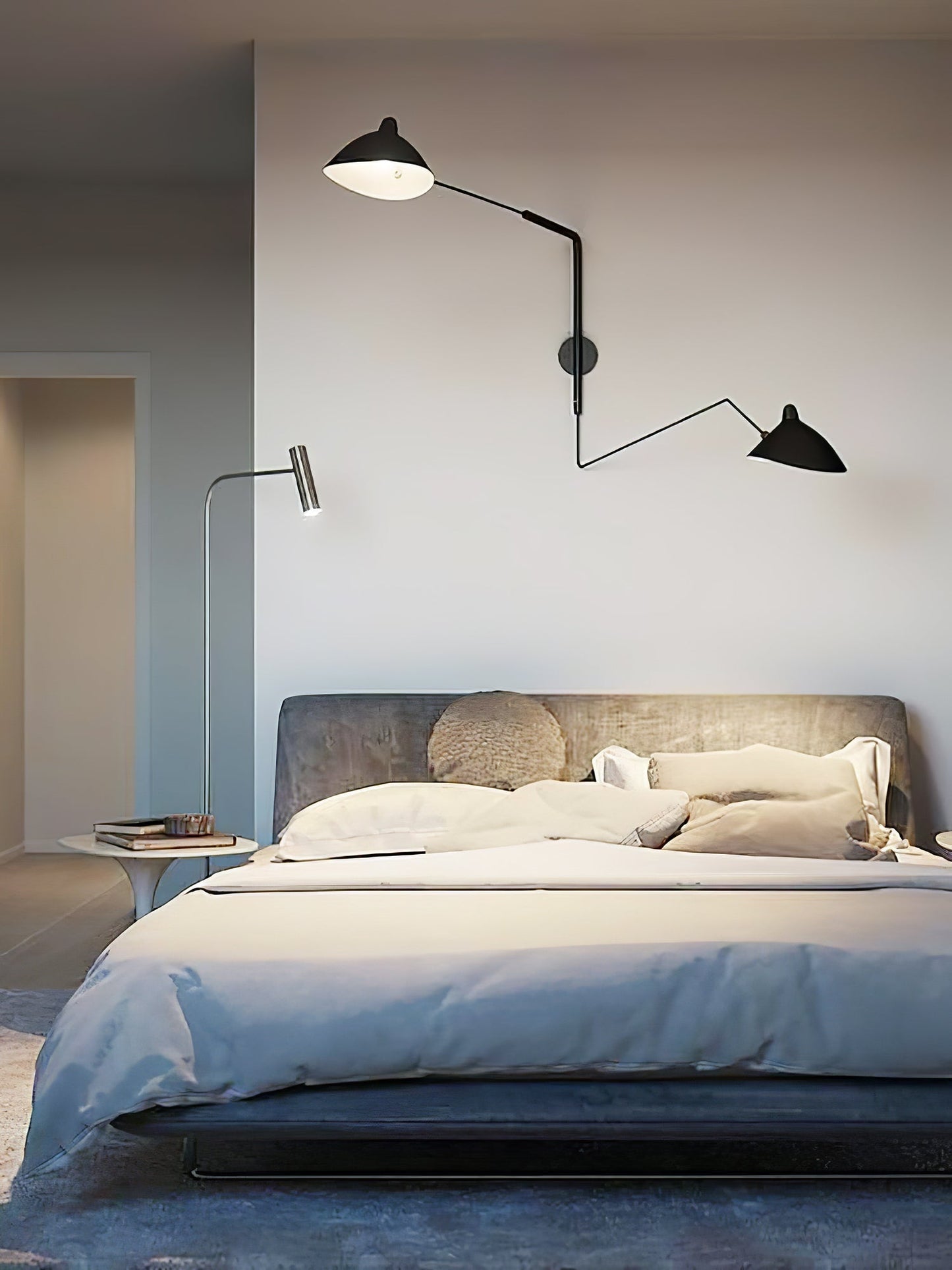 Minimalistische Verstellbare Wandleuchte mit Schwenkarm