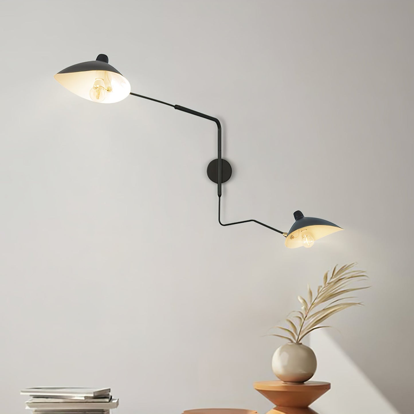 Minimalistische Verstellbare Wandleuchte mit Schwenkarm