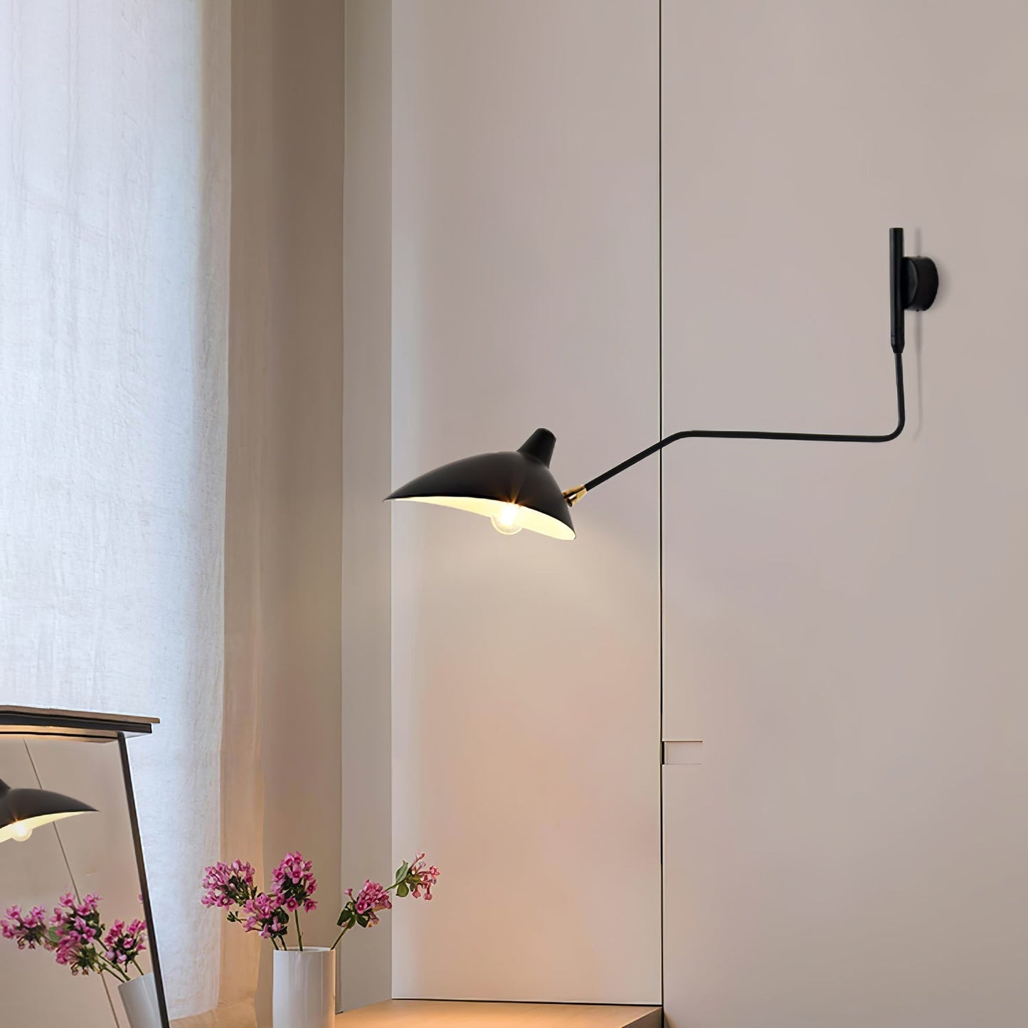 Minimalistische Verstellbare Wandleuchte mit Schwenkarm