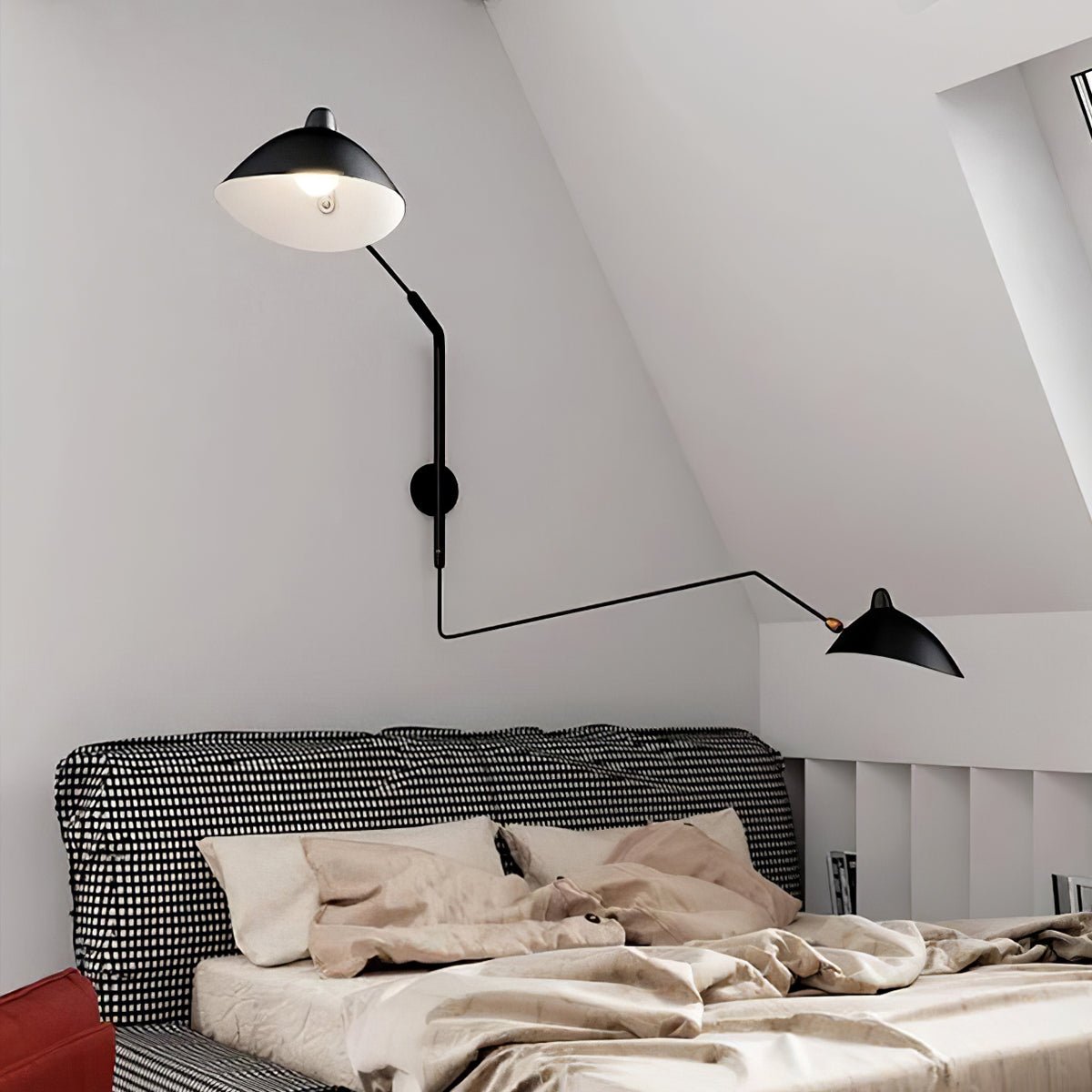 Minimalistische Verstellbare Wandleuchte mit Schwenkarm