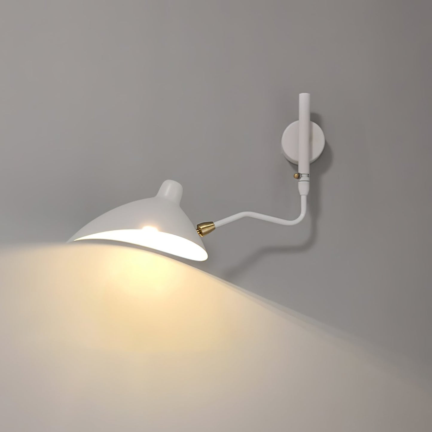Minimalistische Verstellbare Wandleuchte mit Schwenkarm