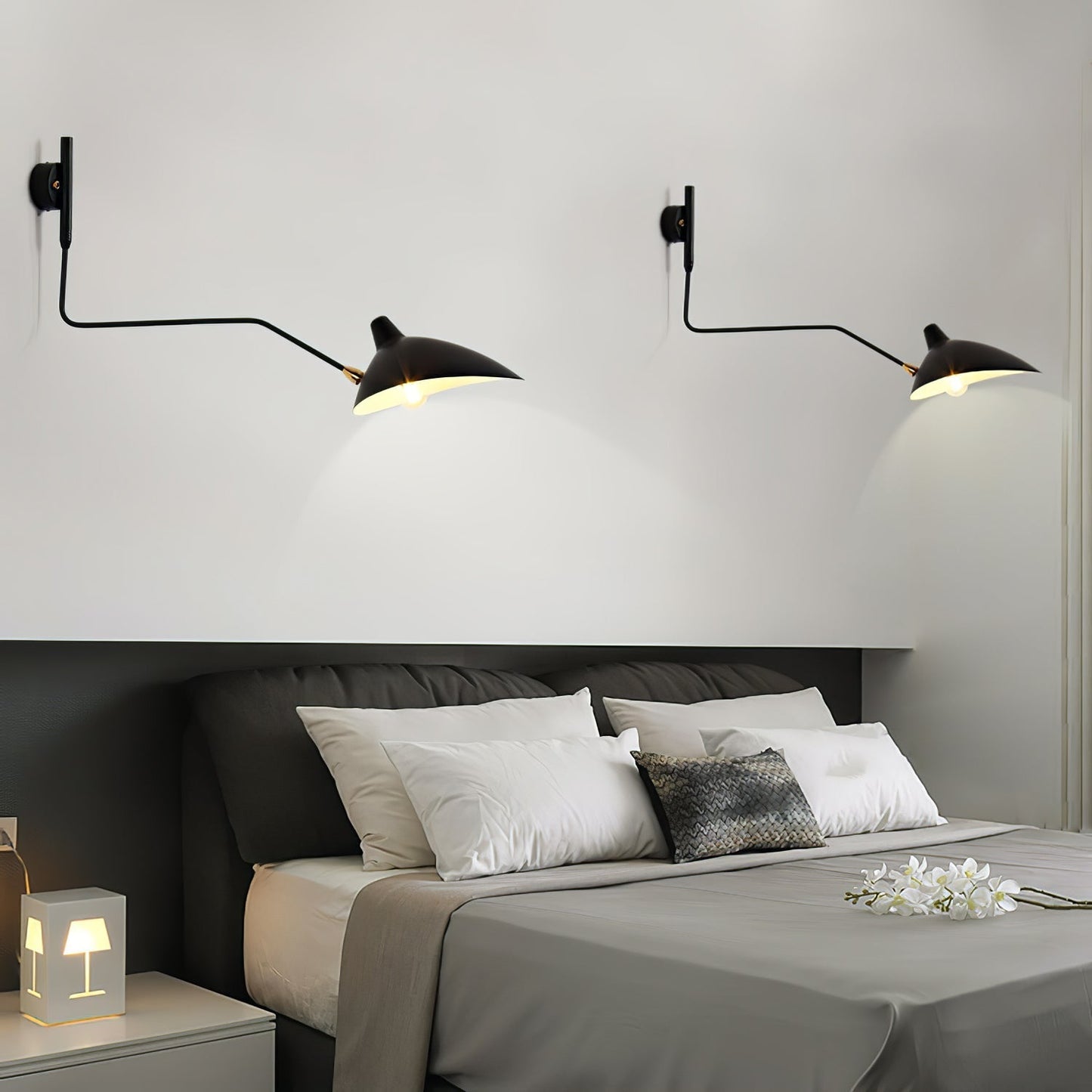 Minimalistische Verstellbare Wandleuchte mit Schwenkarm