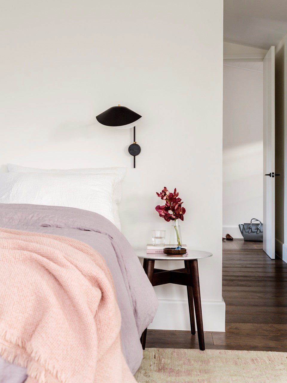 Minimalistische Verstellbare Wandleuchte mit Schwenkarm